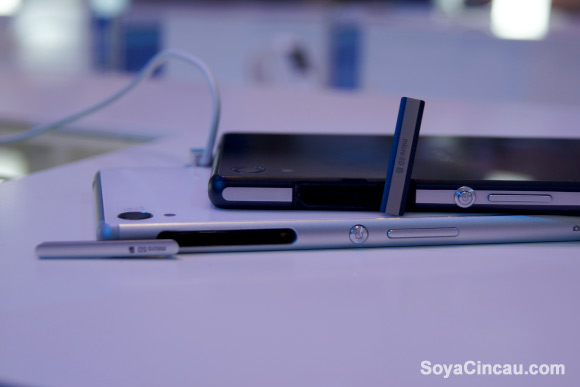 Hands On Comparison Sony Xperia Z Versus Xperia Z And Xperia Z