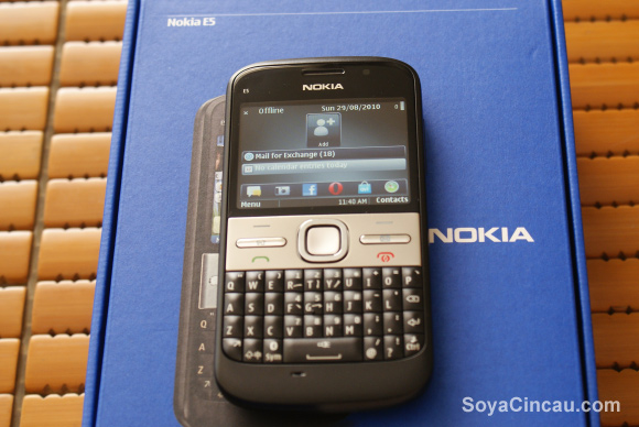 Nokia E5 Unboxing | SoyaCincau.com