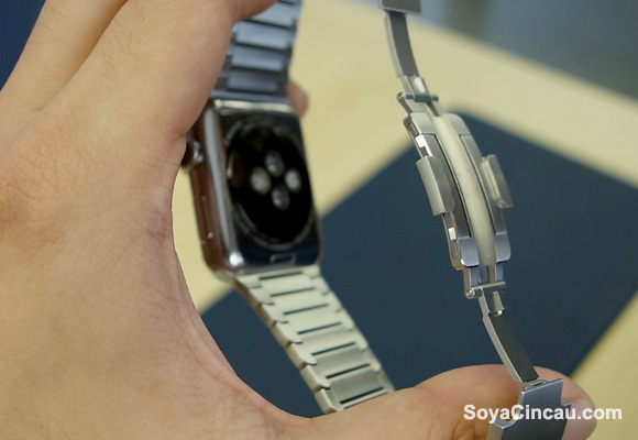 Apple Watch: You want to wear it just for its looks - SoyaCincau