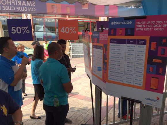 Celcom Blue Cube Sunway Pyramid - Celcom's Blue Cube Day coming to
