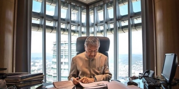 Tun Mahathir in Petronas