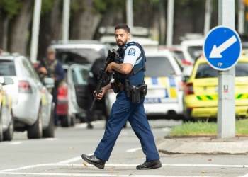 Armed police following a shooting at the Al Noor mosque in Christchurch, New Zealand, March 15, 2019. REUTERS/SNPA/Martin Hunter  ATTENTION EDITORS - NO RESALES. NO ARCHIVES