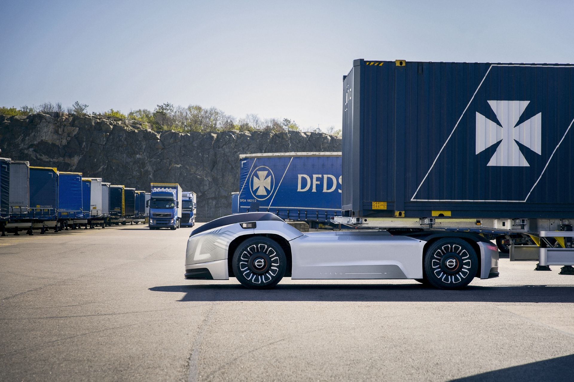 Volvo Gets Ready To Deploy Its All Electric Autonomous Container Truck