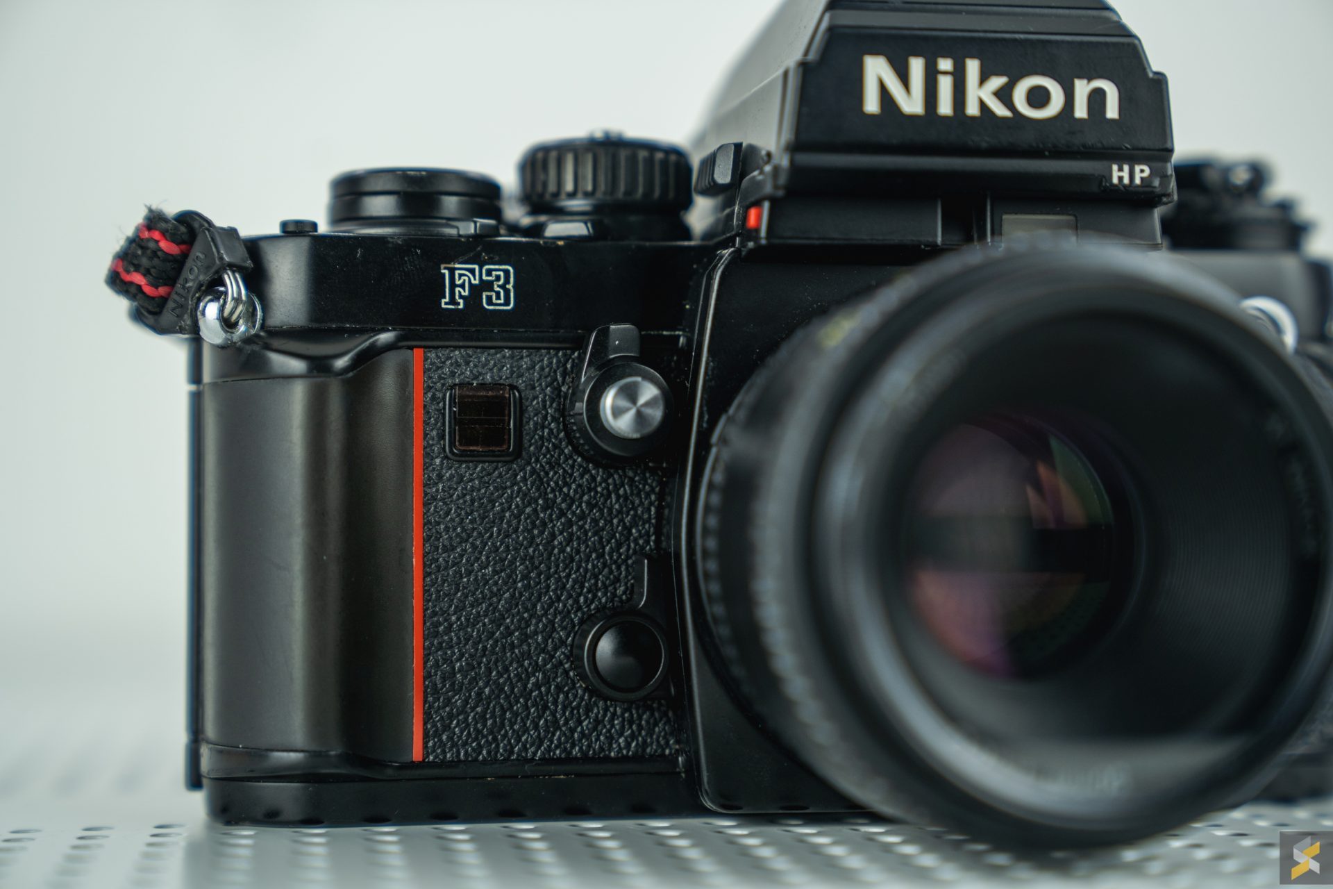 This is the legendary Nikon F3 film camera SoyaCincau