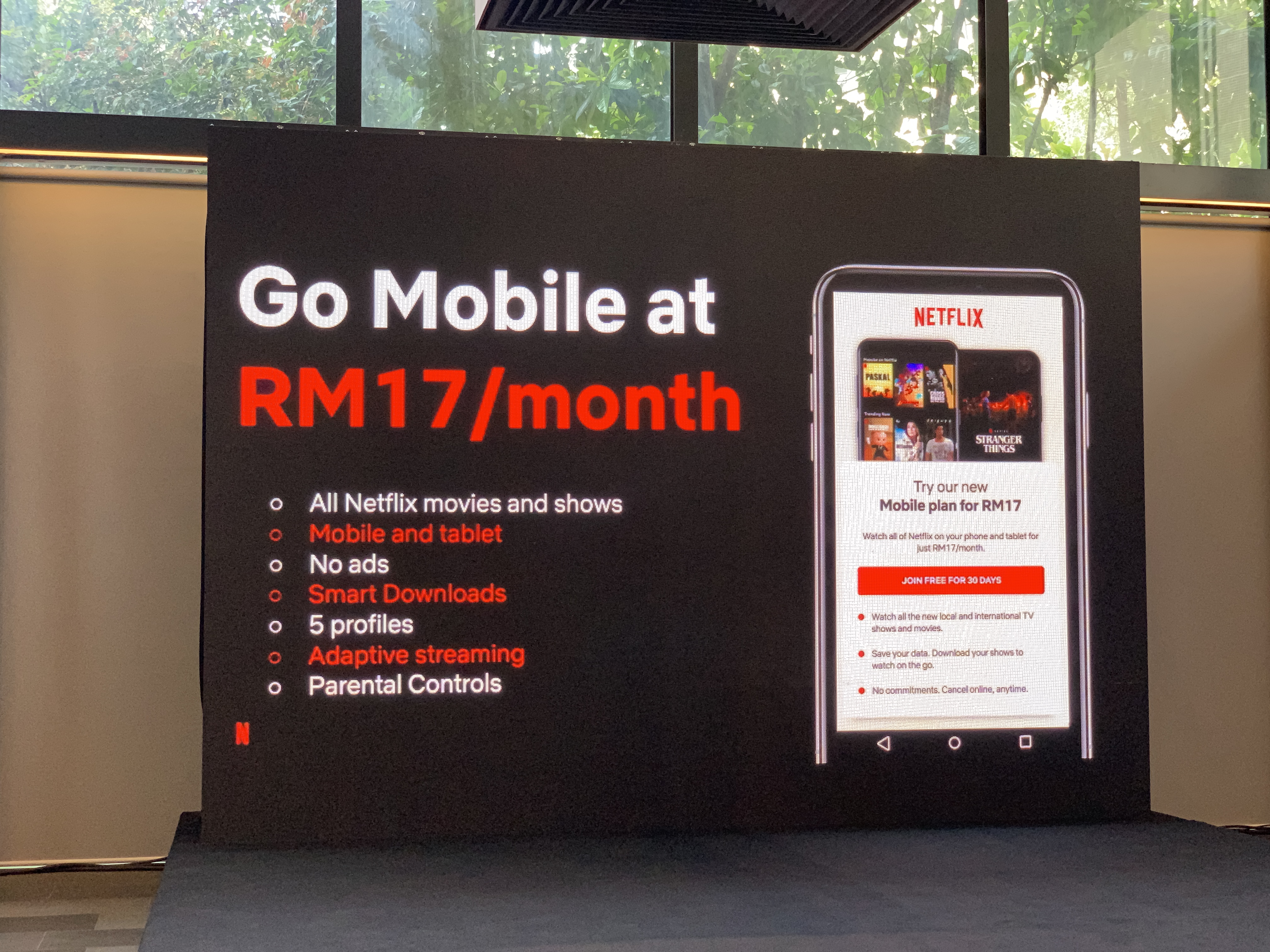 Malaysians Can Watch Netflix Anywhere For Rm17 Month Soyacincau