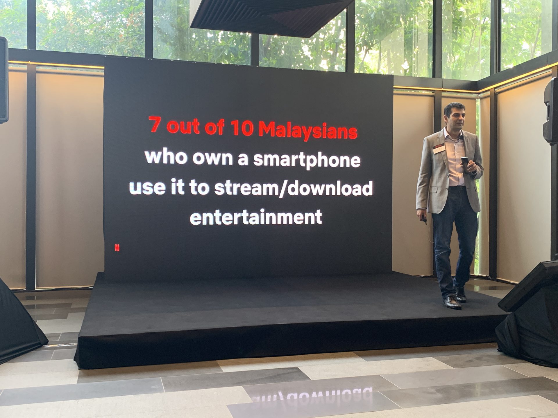 Malaysians can watch Netflix anywhere for RM17/month - SoyaCincau