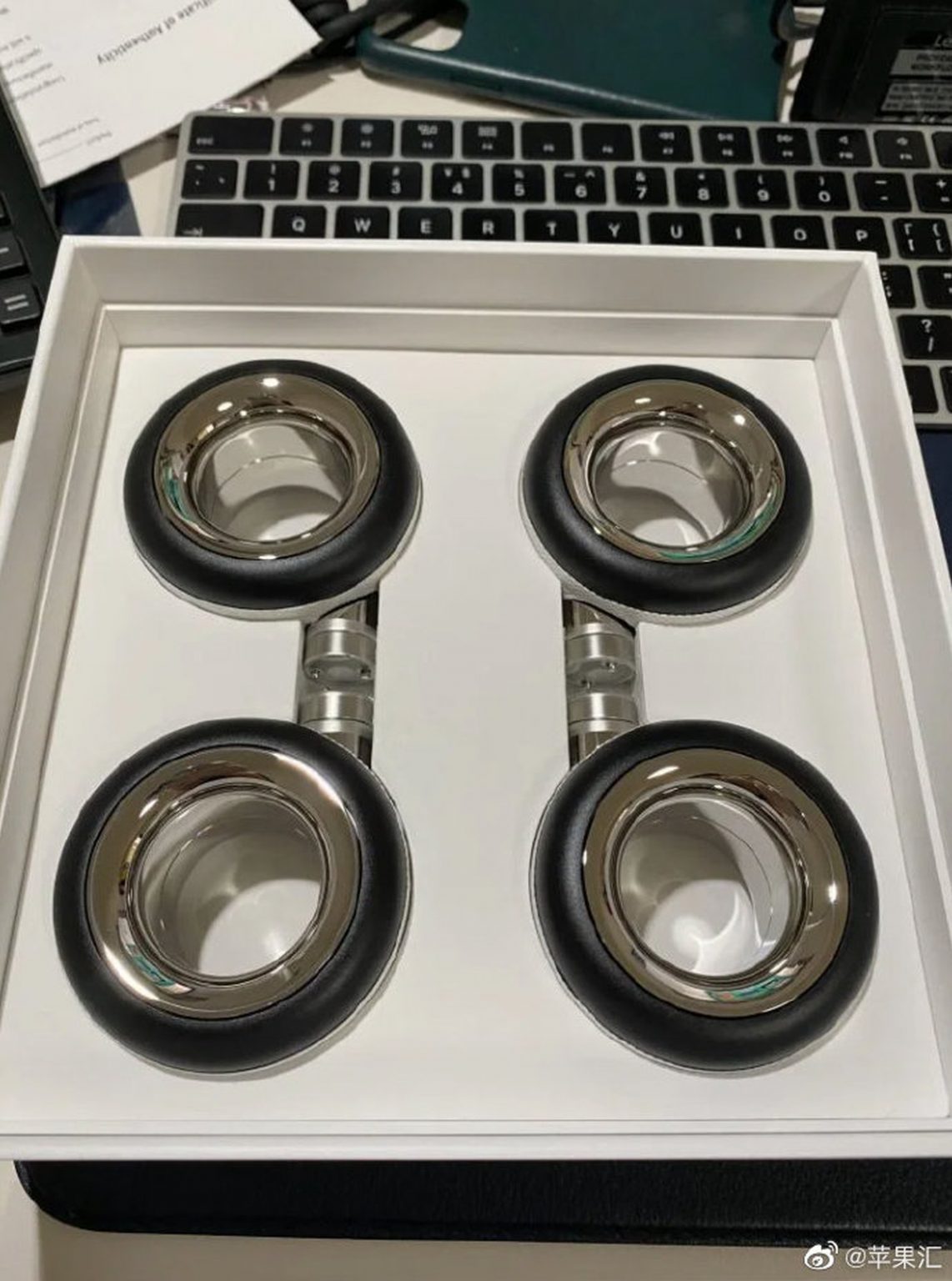 A first look at Apple's RM2,799 wheels for the Mac Pro SoyaCincau