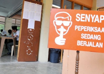 KUALA LUMPUR, 7 Nov -- Pelajar Sekolah Menengah Kebangsaan Segambut Jaya menduduki kertas pertama Bahasa Melayu peperiksaan Sijil Pelajaran Malaysia hari ini.
-- fotoBERNAMA (2016) HAK CIPTA TERPELIHARA