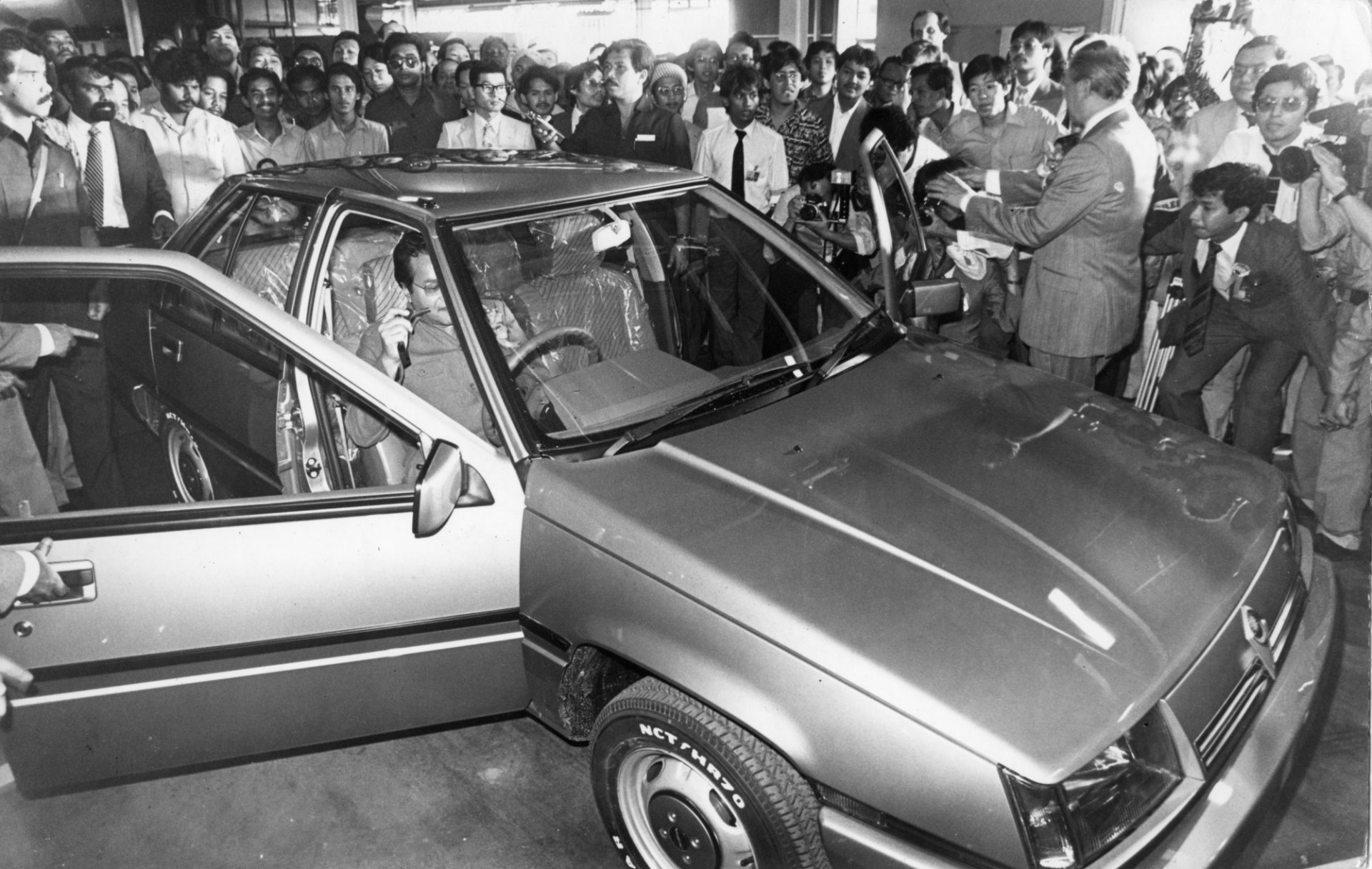 Proton Saga 35th Anniversary Edition: All You Need To Know - SoyaCincau