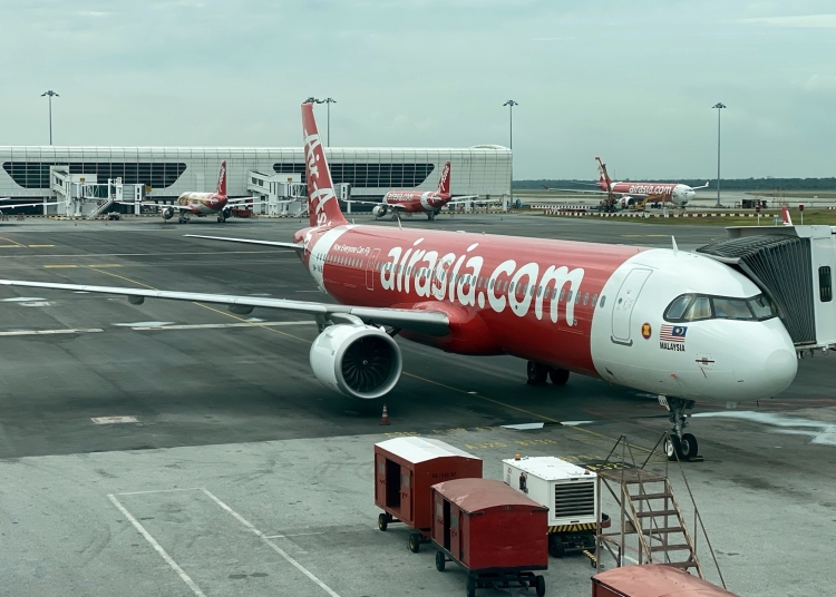 Report: AirAsia to lay off hundreds of employees due to the impact of ...