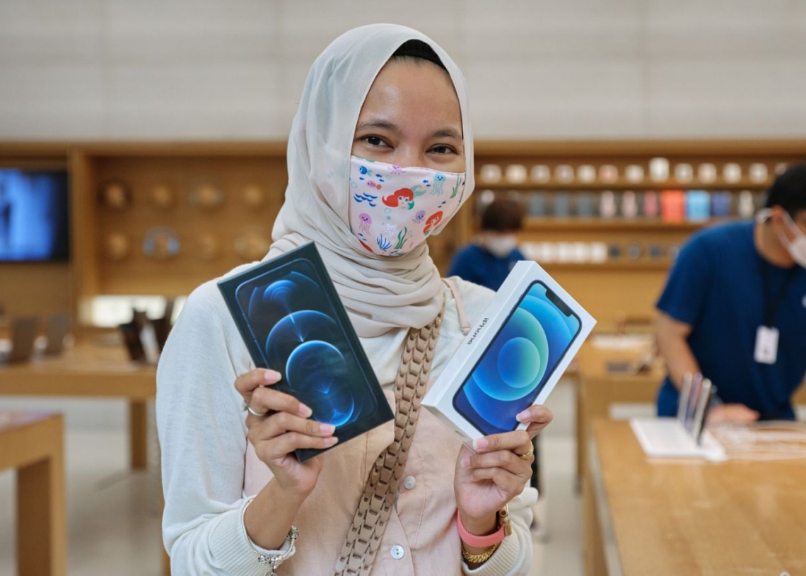 iPhone 12 goes on sale in Malaysia today - SoyaCincau