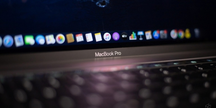 Got display backlight issue with your 2016 MacBook Pro 13? Apple will