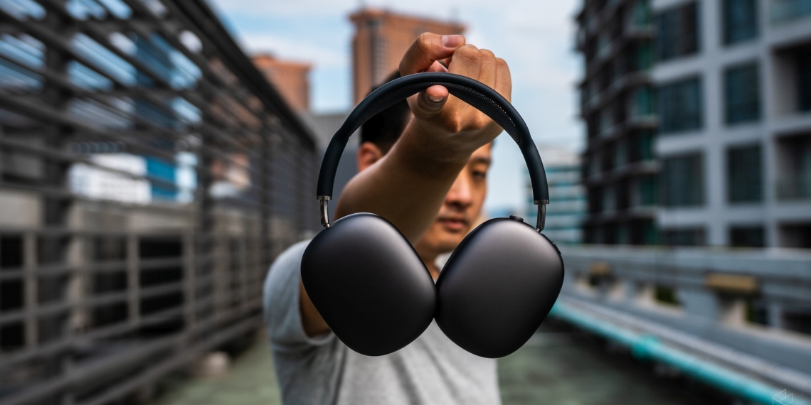 Apple AirPods Max unboxing & handson These cost how much?! SoyaCincau