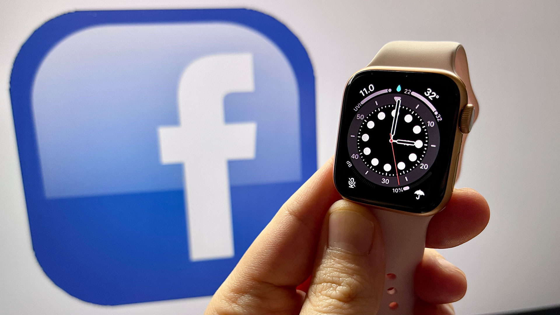 Report: Facebook plotting Apple Watch competitor for as soon as 2022