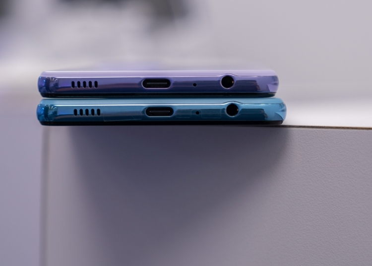 Samsung Is Ditching The Headphone Jack On Its New Mid Range Phones Soyacincau