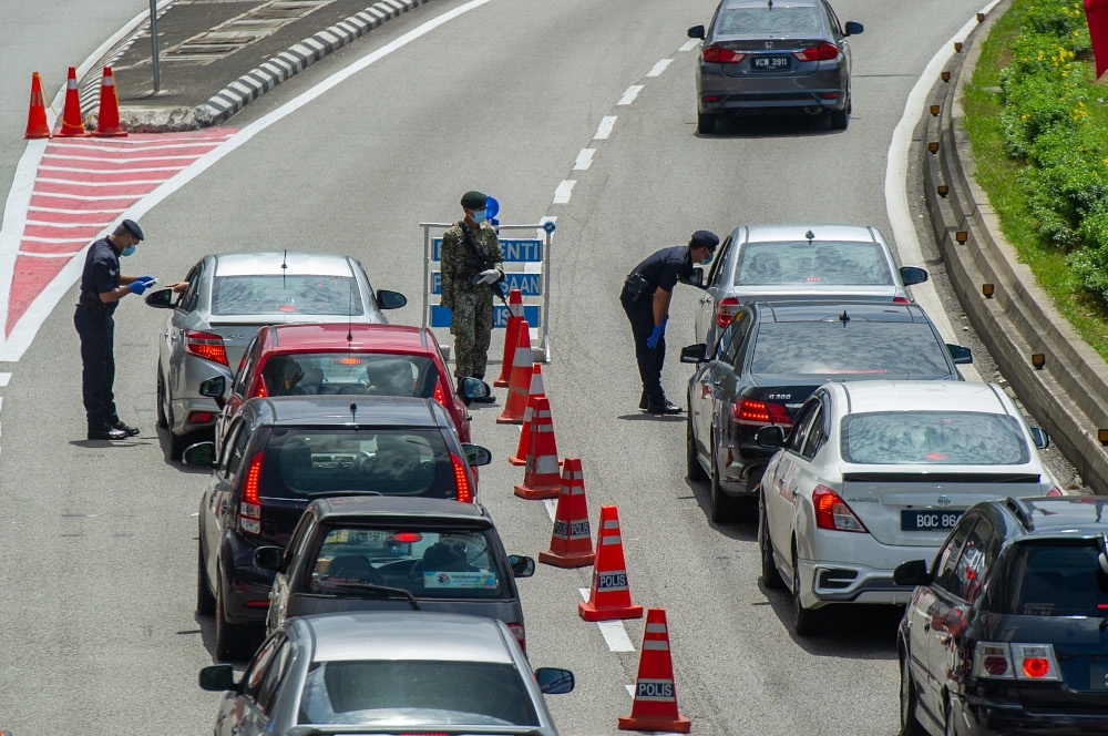 Pdrm Wants You To Stop Reporting Police Roadblocks On Waze Soyacincau 