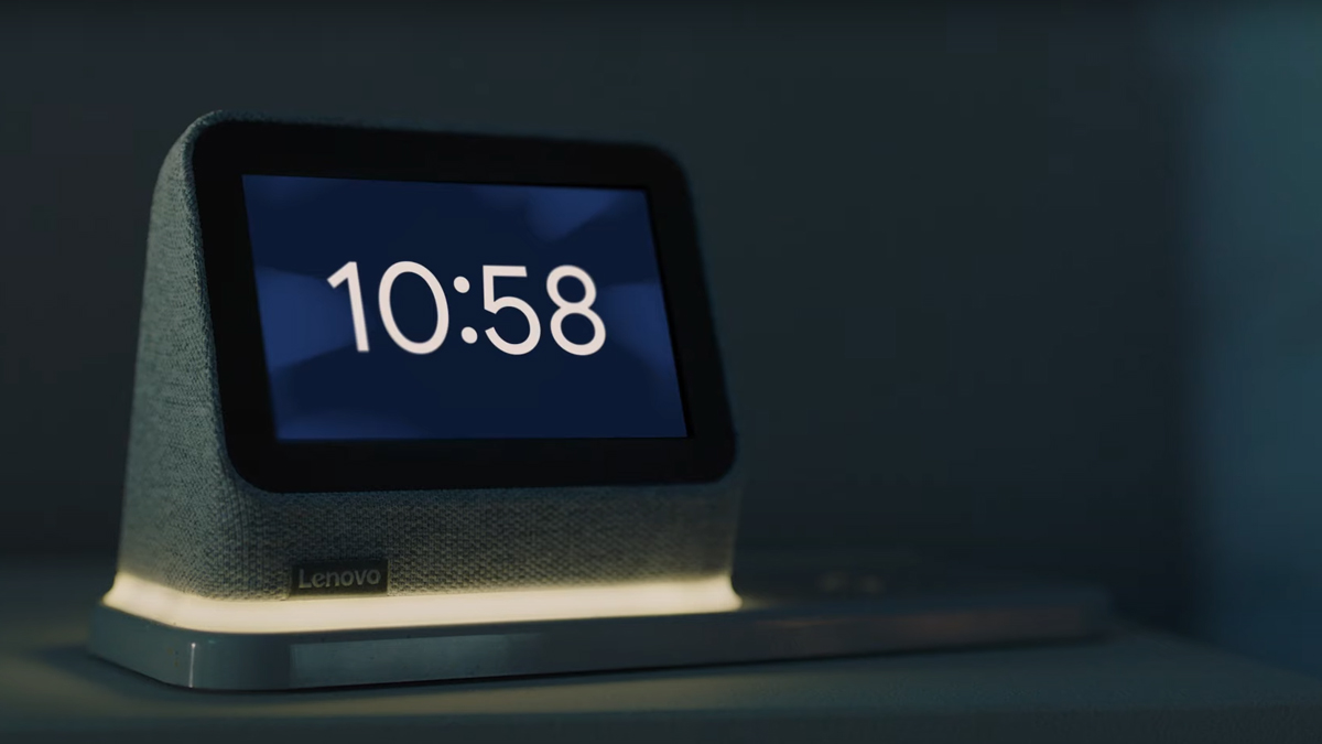 The new Lenovo Smart Clock 2 has Google Assistant and can wirelessly charge  your phone - SoyaCincau