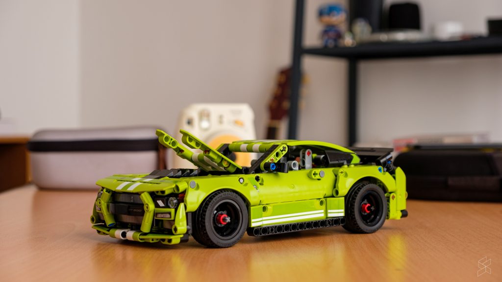Lego noob builds his first Technic set | (42138) Ford Mustang Shelby GT500  review