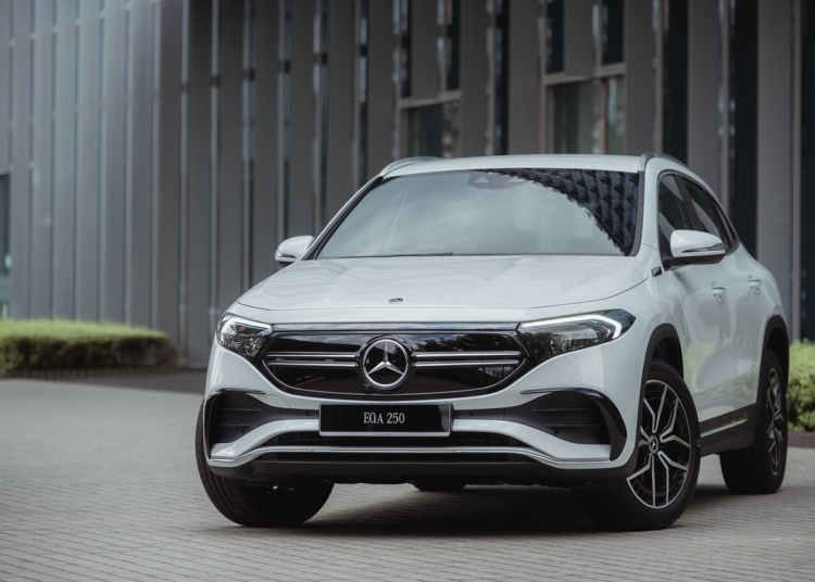 Mercedes Benz EQA 250 AMG Line - SoyaCincau