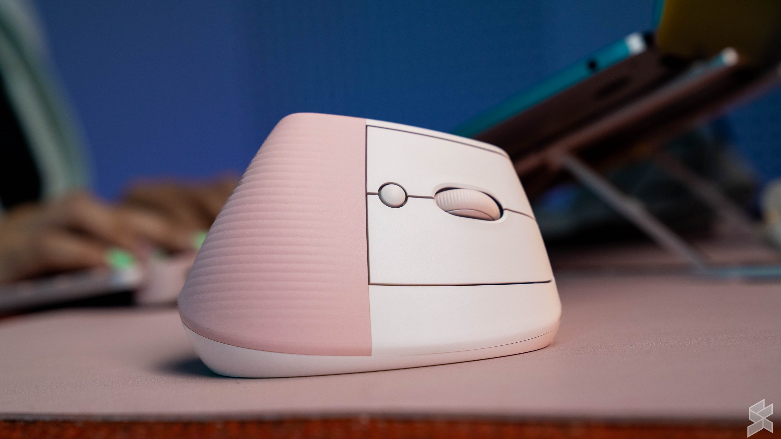 Logitech LIFT vertical mouse (review): Good, but 