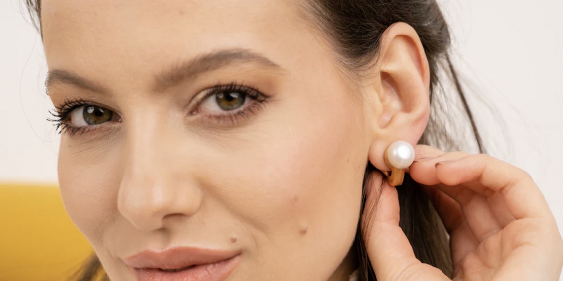 These audio earrings by Nova seem really cool. Here's how they work