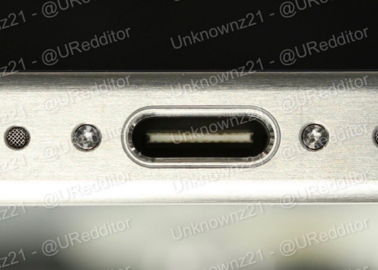 Is This The First Picture Of An Iphone Pro With A Usb C Port Soyacincau