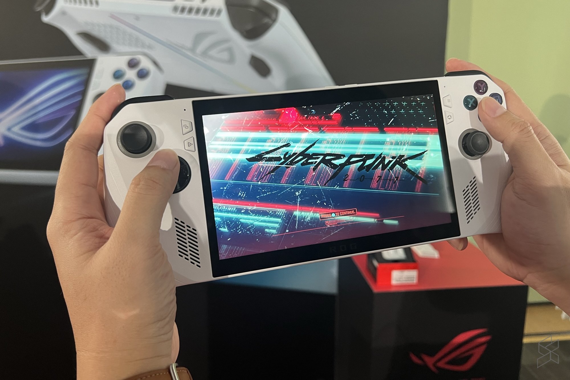 ASUS ROG Ally Windows 11 gaming handheld with 7″ FHD 120Hz display