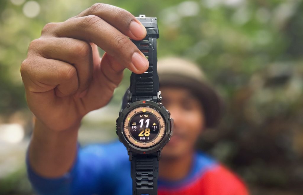 Amazfit T-Rex Ultra Malaysia: Ultra-rugged smartwatch with 30m freediving  support and up to 20 days of battery life - SoyaCincau