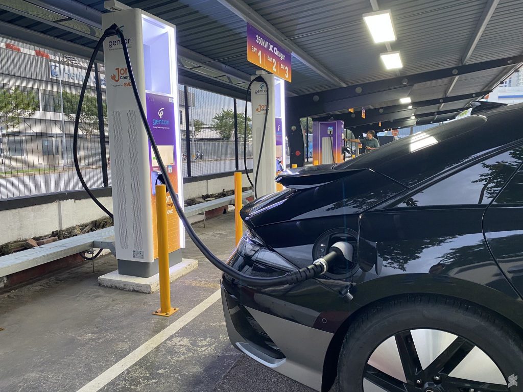 Govt considers prioritizing DC fast chargers over AC charge points in Malaysia