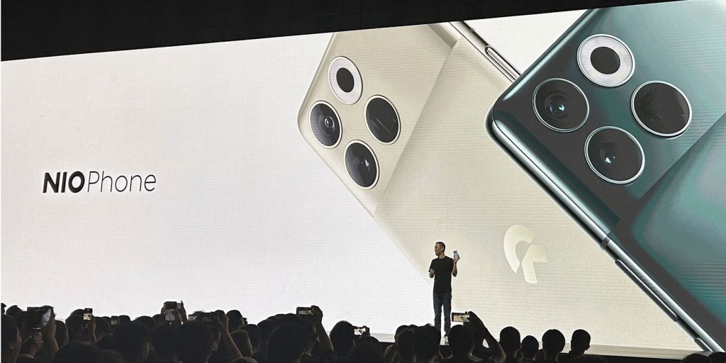 Chinese EV maker Nio introduced its first smartphone, looks like a Google Pixel running on MIUI - Vimarsana News