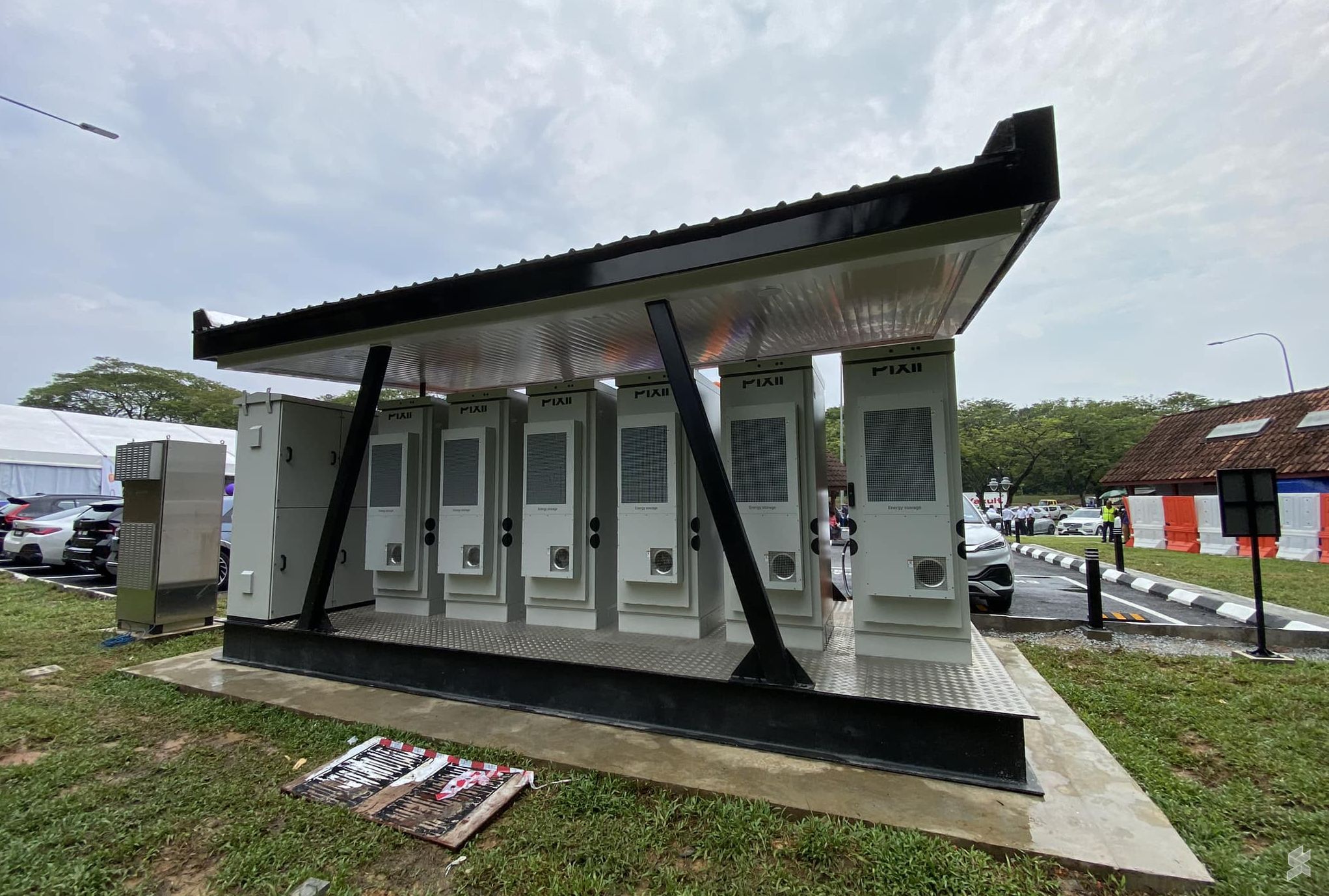 Gentari launches Malaysia's first solar and batteryassisted EV charging station on NorthSouth