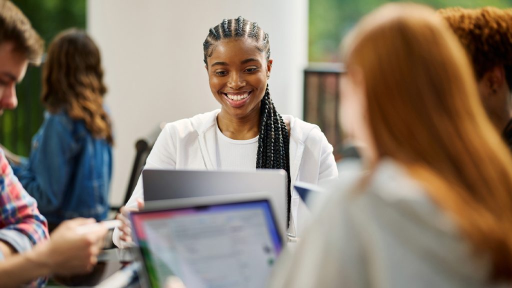 Apple Swift Student Challenge returns in 2024 with new category for standout students - Vimarsana News