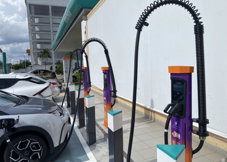 Gentari 150kW DC Charger At Petronas Solaris Seri Kembangan