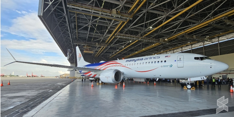 The new Malaysia Airlines Boeing 737-8