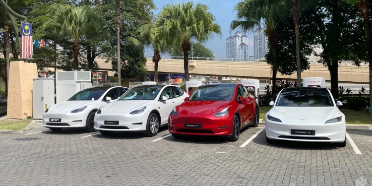 Tesla Supercharger Sunway Pyramid