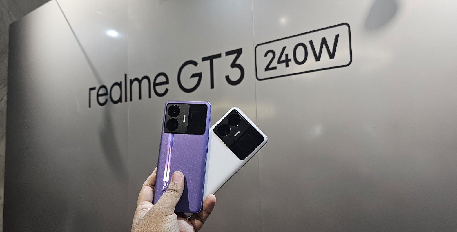 Realme GT3 hands-on review: Design and hardware