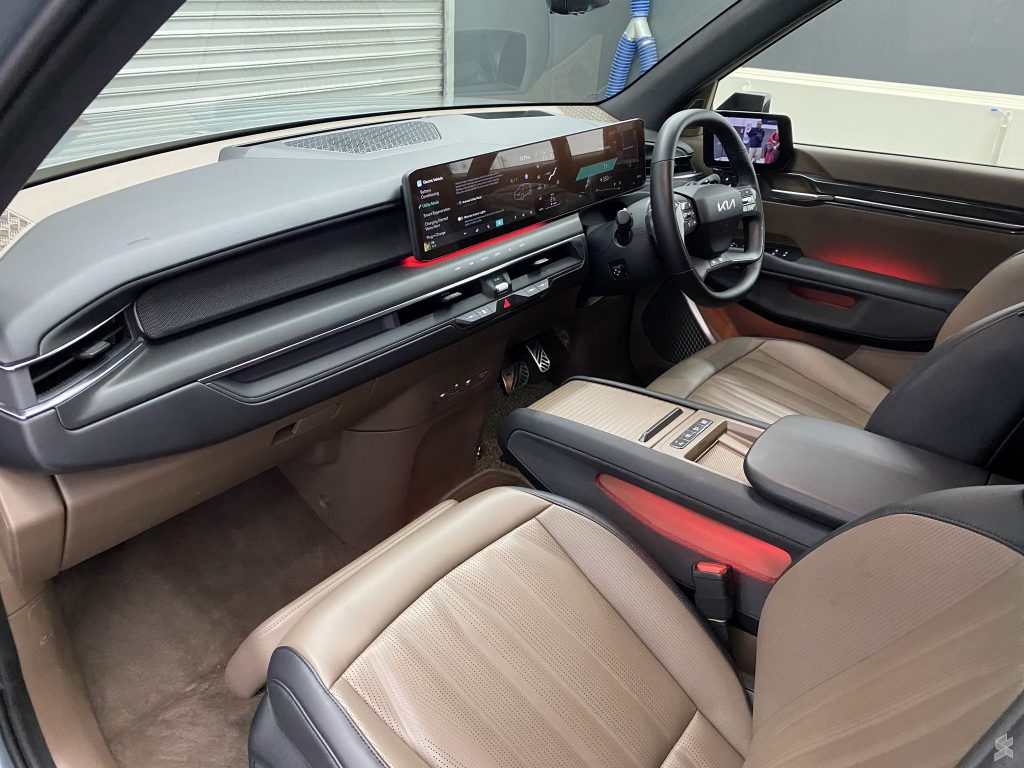 This Kia EV9 GT-line comes in black and brown interior