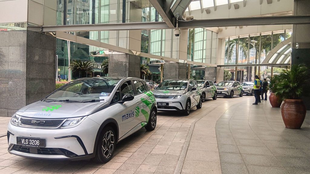 Maxis begins transition to EVs with BYD Dolphins - Vimarsana News