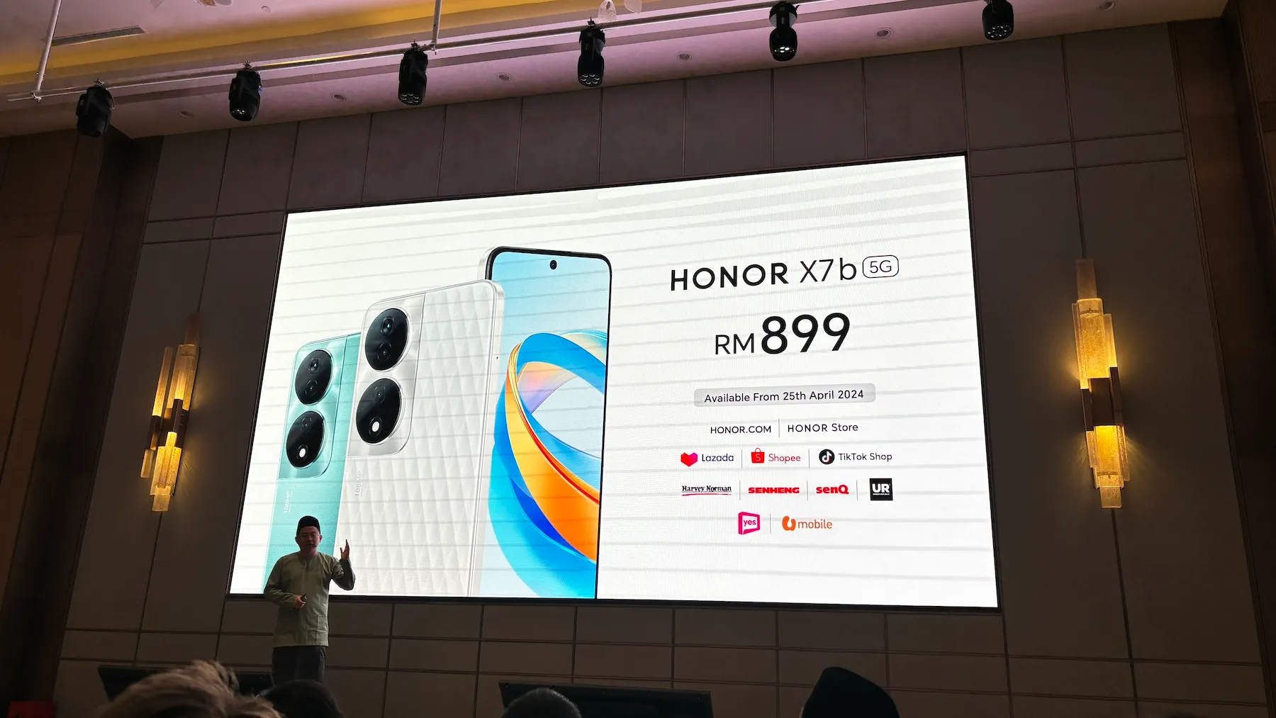 Entry level 5G smartphone below RM900