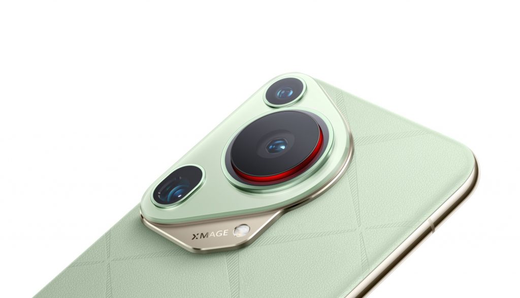 Huawei Pura 70 Ultra: This flagship smartphone has a retractable camera lens