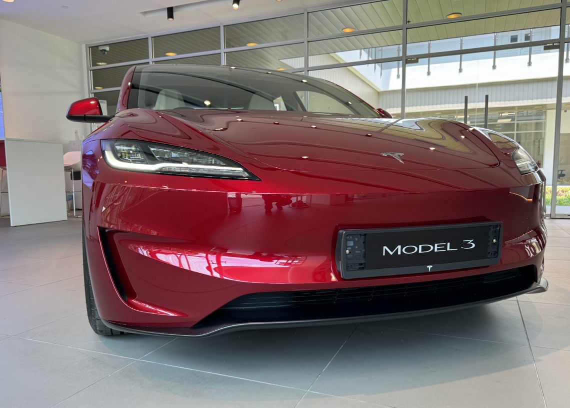Tesla Model 3 Performance - SoyaCincau