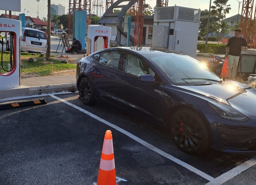 Tesla Supercharger goes live in Majlis Bandaraya Kuantan, becomes East Coast’s first Supercharger