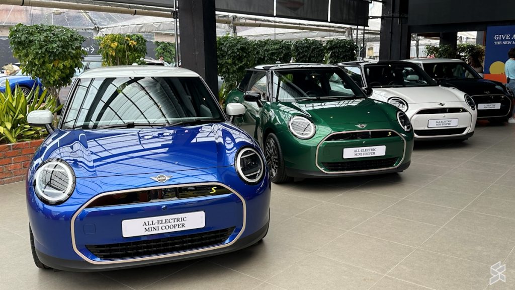 Mini Cooper SE 2024 electric hatch goes official in Malaysia for RM194k
