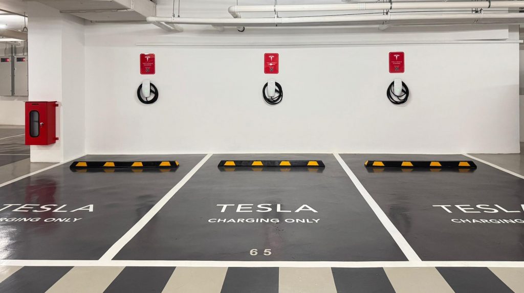 Tesla Destination chargers still offer free charging, exclusive to Tesla owners only