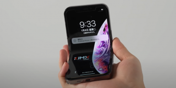 Foldable iPhone mod by The Aesthetics of Science and Technology