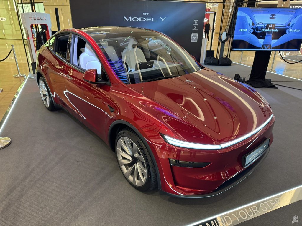 Tesla Model Y 2025 “Juniper” international RHD first look