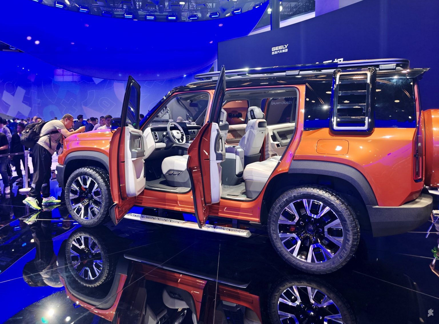 Geely's "bulletproof" Galaxy Cruiser can jump, crab-walk, and float on ...