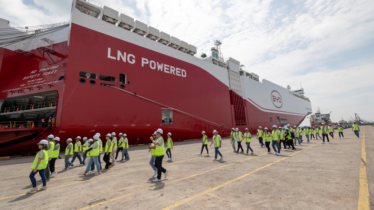 BYD Zhengzhou makes maiden voyage to Malaysia, able to carry 7,000 ...