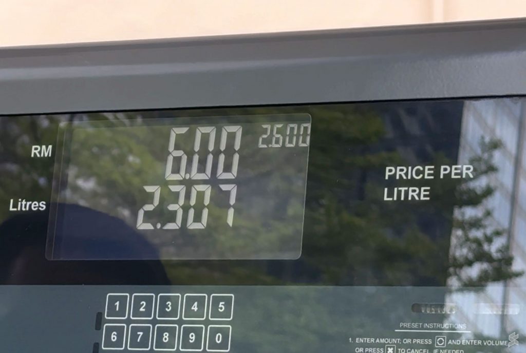 BUDI95: Why the petrol pump total amount for RON95 looks higher, and why it's not a scam 1 250930 BUDI95 petrol pump price