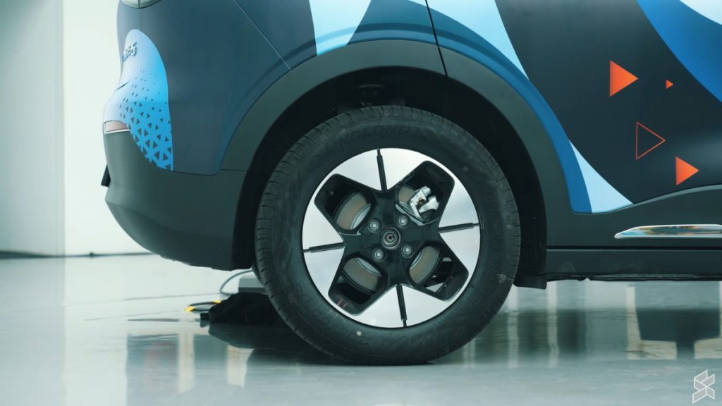 Here's the Most Convenient Way to Recharge Your EV in Malaysia 7 251006 Cucuk Proton e.MAS 5 home charging 5